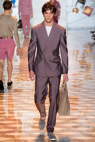Look 5